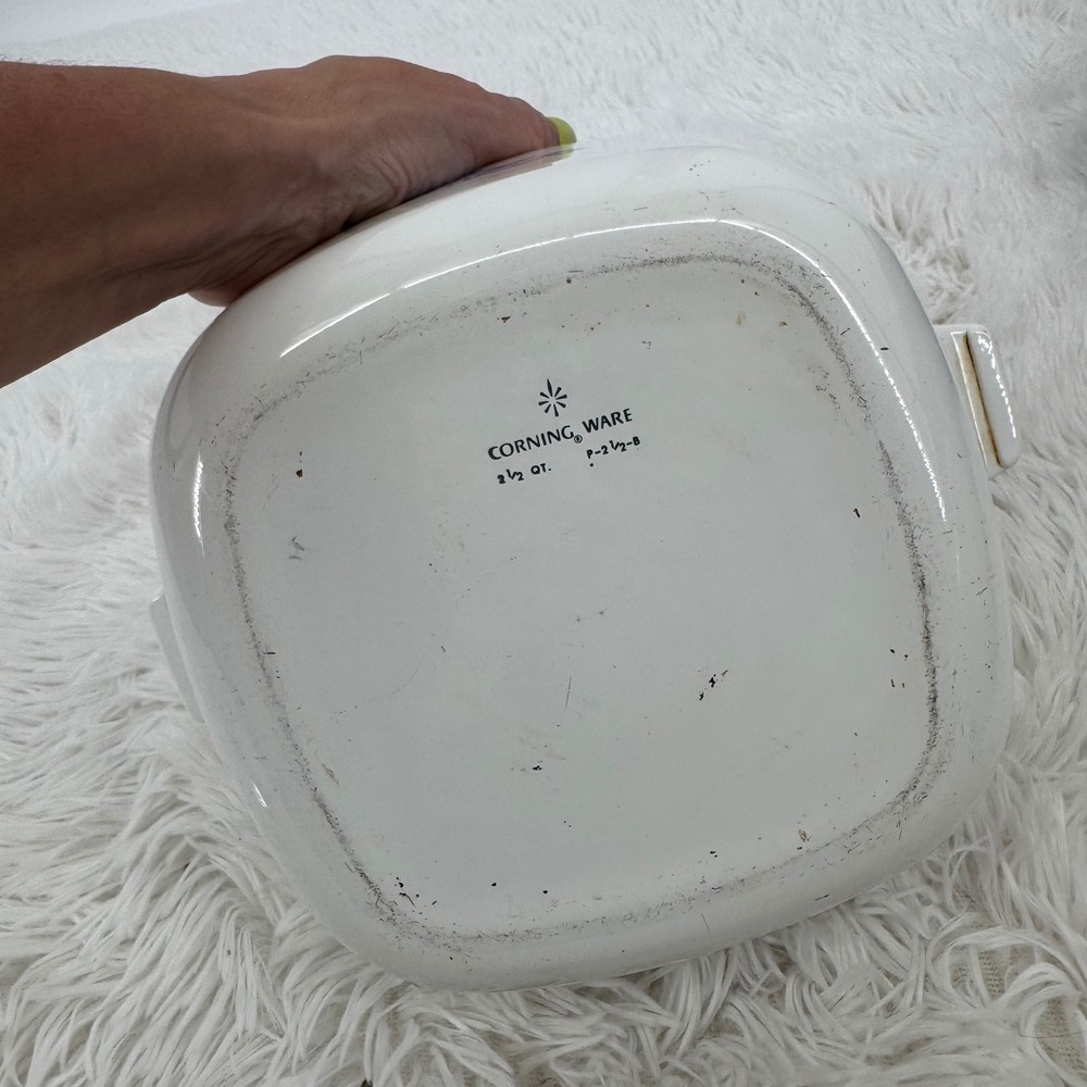 Vintage Corning Ware Blue Cornflower 2.5 Qt Casserole Dish P-2 1/2-B with Lid - Picture 3 of 10